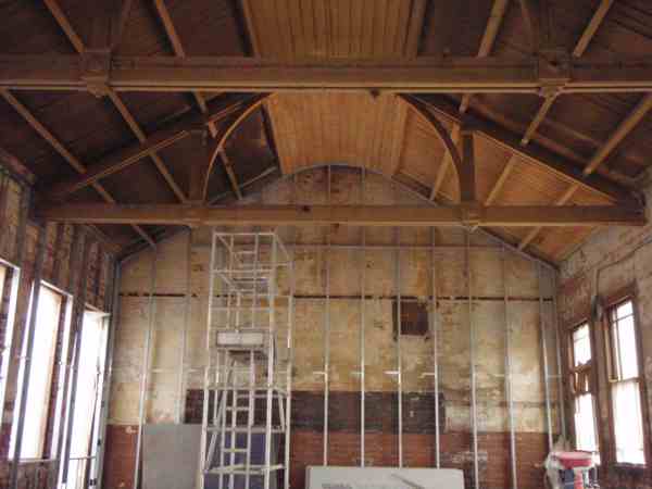 wood cleaning, sand blasting, grit blasting, paint removal, oak beam cleaning, beam cleaning