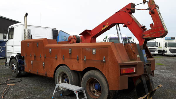 metal cleaning, grit blasting, shot blasting, sand blasting, sandblasting, flash rusting