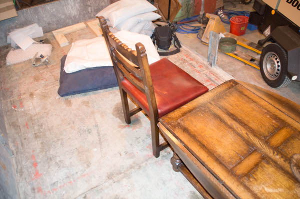 wood cleaning, sandblasting, grit blasting, paint removal, oak cleaning, beam cleaning